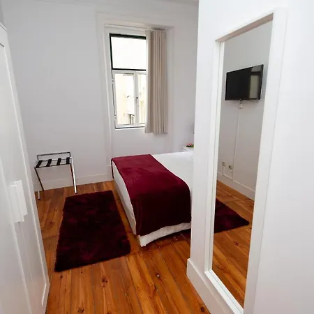 Πανσιόν Inn-chiado Boulevard 3*